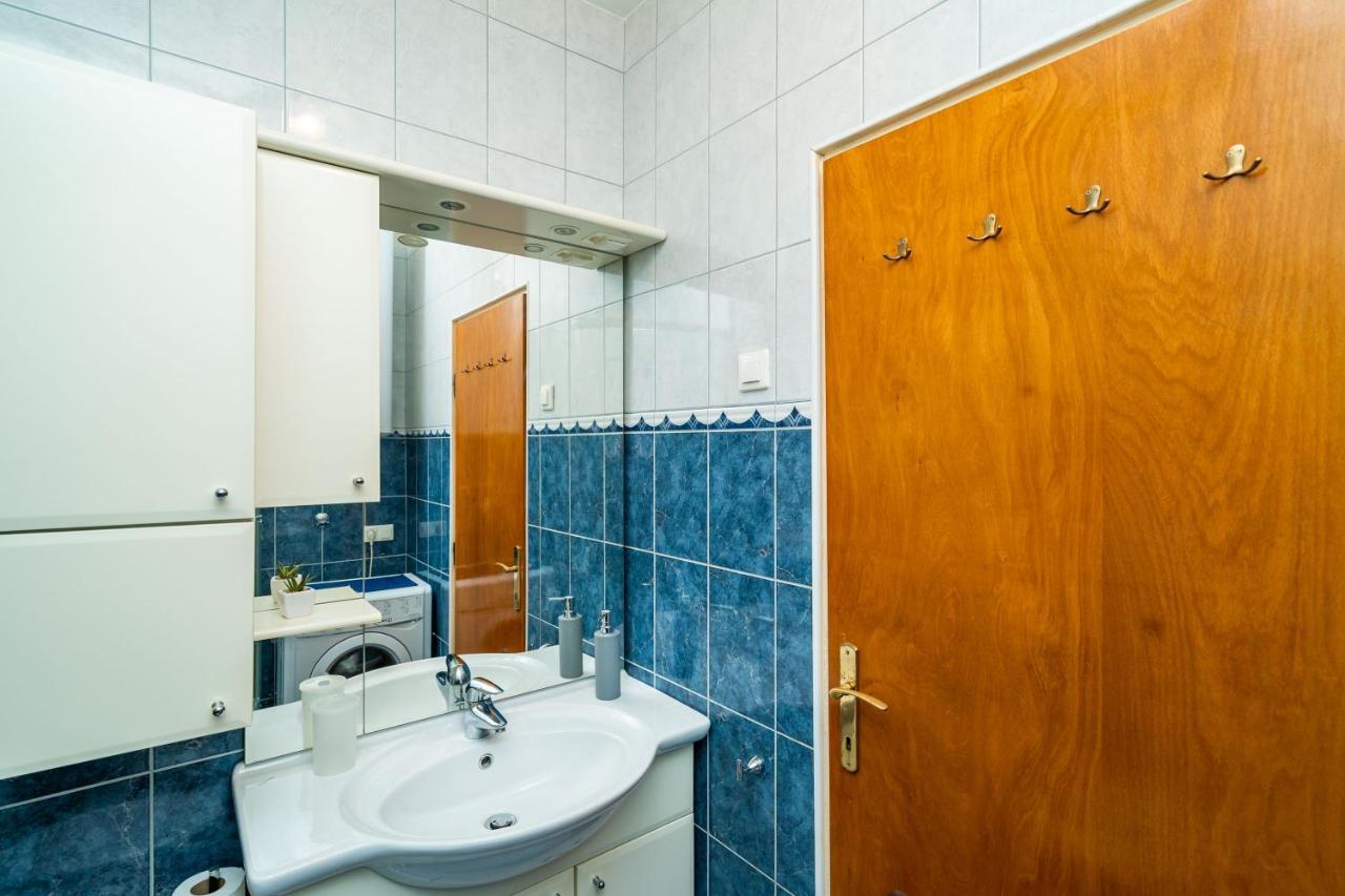 Spacious Three Bedroom Apartment Дубровник Екстер'єр фото